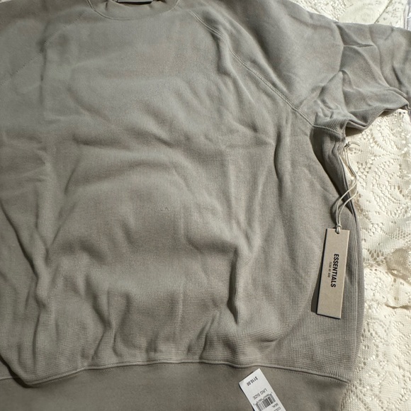 Essentials Fear Of God Short Sleeve Waffle Sweatshirt Large NWT (Oversized) - Picture 9 of 15